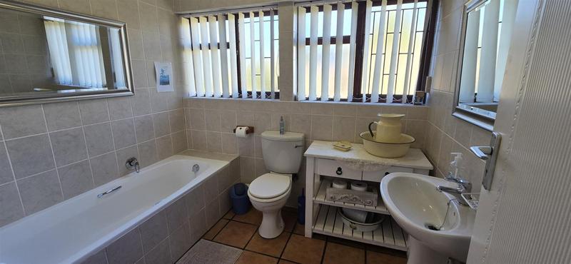 4 Bedroom Property for Sale in Southern Cross Western Cape